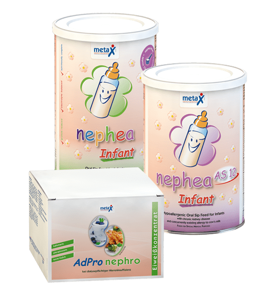 Anordnung der Produkte nephea Infant (Dose), nephea AS 12 Infant (Dose) und AdPro nephro (Faltschachtel)