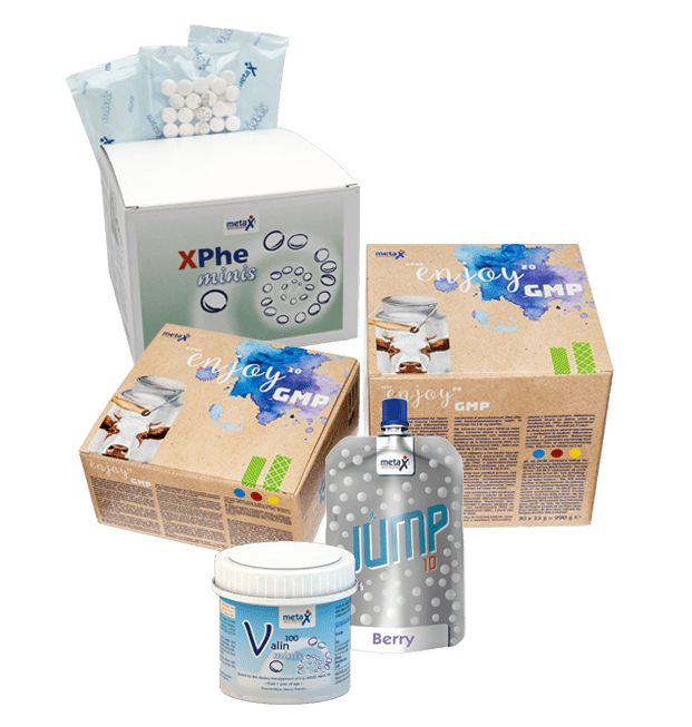 Arrangement of the products XPhe minis (folding box), XPhe enjoy GMP (folding box), Valin100 (tin) and ZeroVIL jump (drink packs)